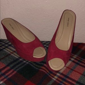 RED SUEDE NINE WEST SANDALS